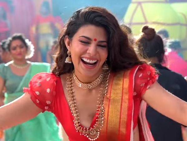 கோலிவுட்டில் பிரகாசிக்கும் இலங்கையை சேர்ந்த ஜாக்குலின் பெர்னாண்டஸ்!
