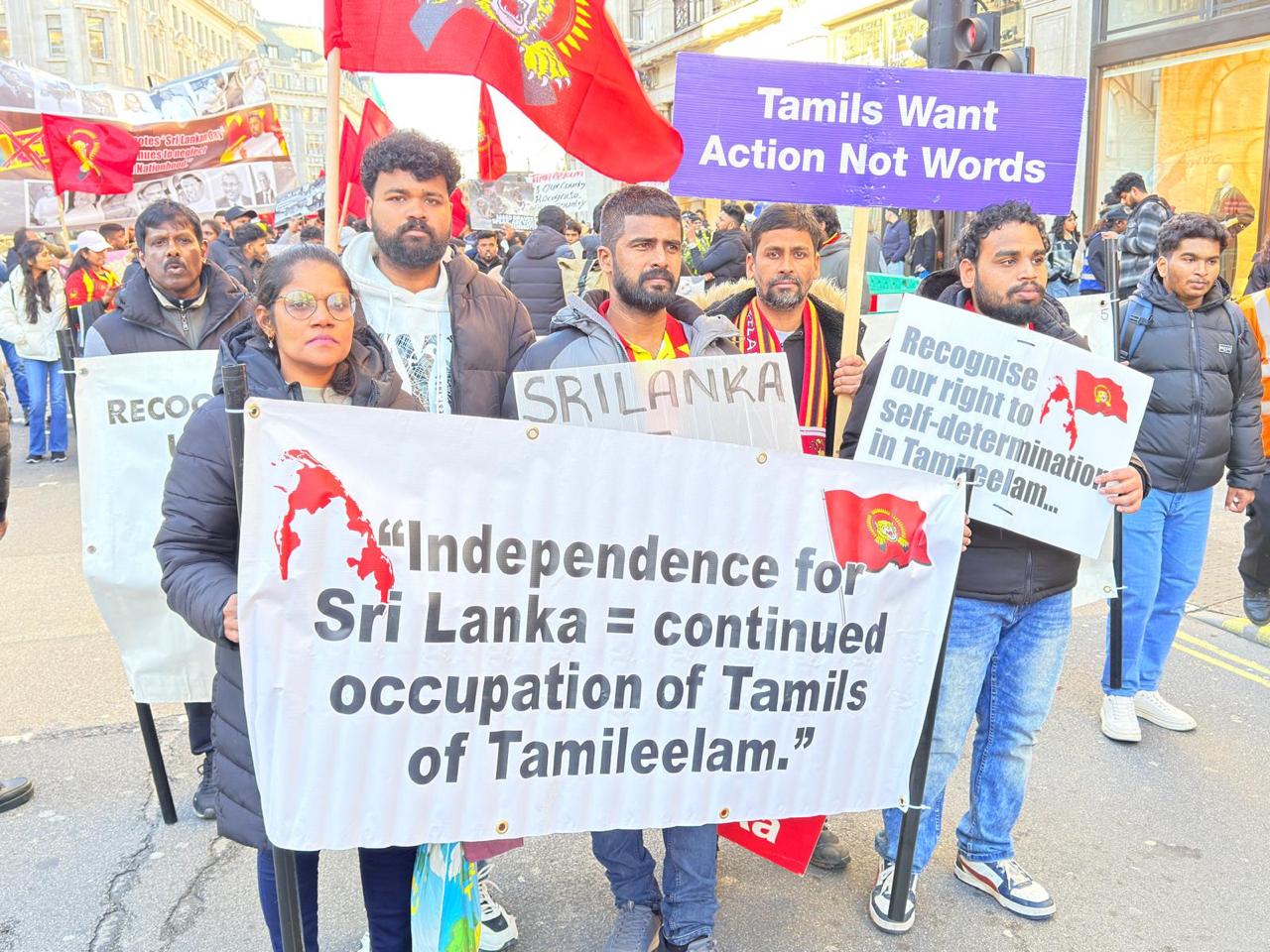 இலங்கைத் தூதரகம் முன்பாக லண்டனில் போராட்டம்!