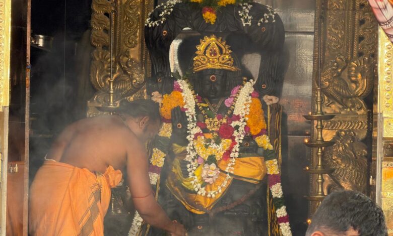 யாழ்.நாவற்குழி திருவாசக அரண்மனை சிவ தட்சணாமூர்த்தி ஆலய சிவராத்திரி!