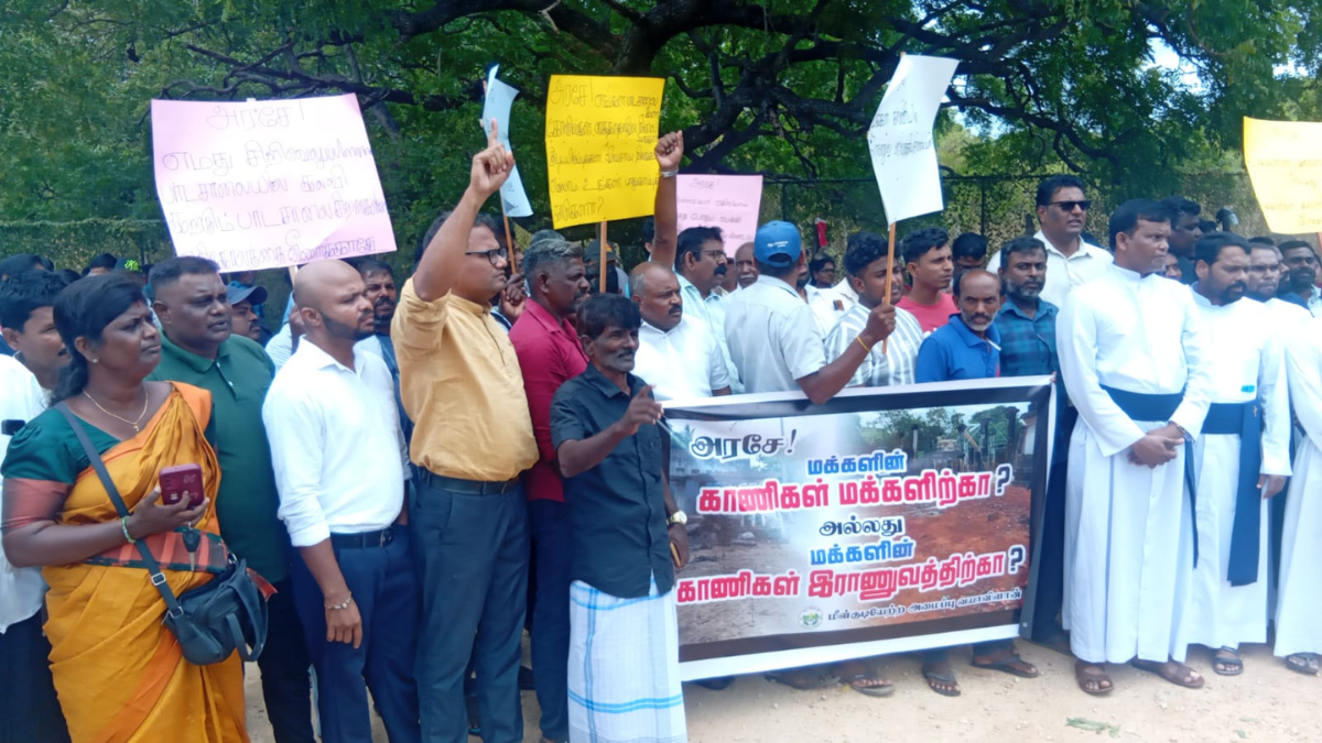வயாவிளானில் காணிகளை விடுவிக்கக் கோரி உரிமையாளர்கள் போராட்டம்!