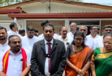 யாழ்.மாநகர ஆணையாளர் அலுவலகம் முன்பாக முதல்வர் மற்றும் உறுப்பினர்கள் கவனயீர்ப்பு போராட்டம்!