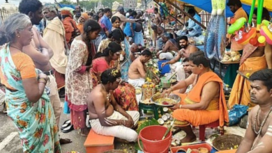 கீரிமலையில் பிதிர்கடன் செலுத்திய மக்கள்!